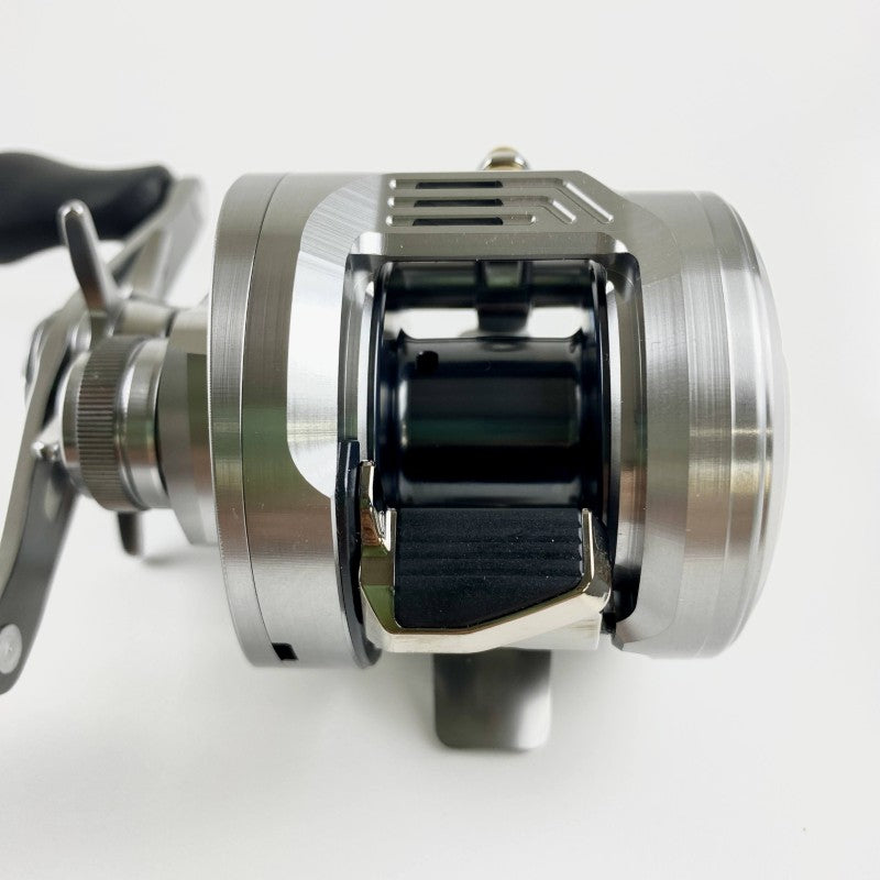 SHIMANO 26 CALCUTTA CONQUEST DC 201XG LEFT fishing reel — photo 2